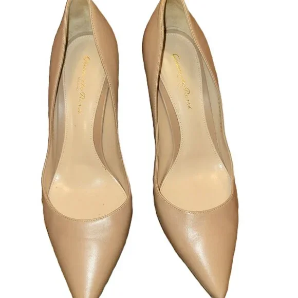 Gianvito Rossi Classic Tan Heels - EU 38.5/US 8.5 - Picture 2 of 7